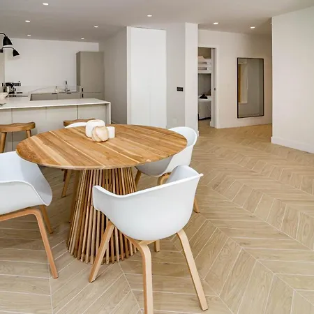Fully Renovated Scandinavian Style 2 Bed In The Heart Of Puerto Banus Marbella
