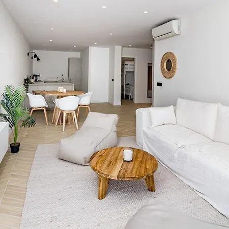 Fully Renovated Scandinavian Style 2 Bed In The Heart Of Puerto Banus *