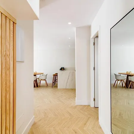 Fully Renovated Scandinavian Style 2 Bed In The Heart Of Puerto Banus *