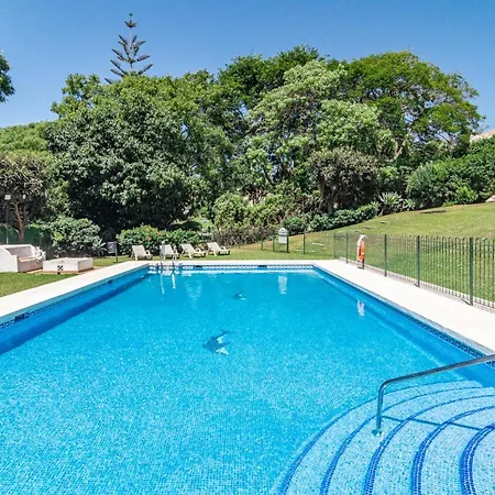 Сasa de vacaciones Fully Renovated Scandinavian Style 2 Bed In The Heart Of Puerto Banus Marbella